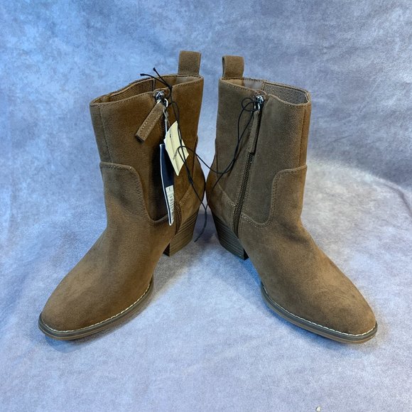 NWT Woman's Universal Thread Solita Faux Suede Cowboy Booties - Picture 12 of 14